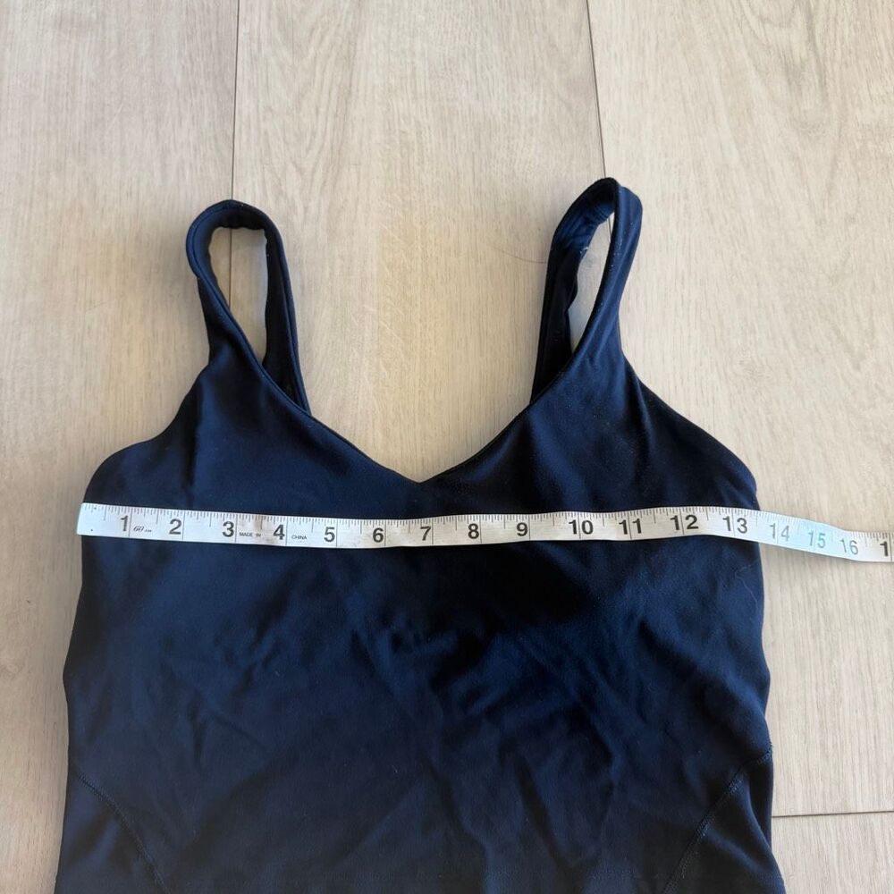 Lululemon women’s sports bra size 8 - Picture 3 of 6